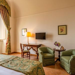 Deluxe Zimmer mit Kingsize-Bett